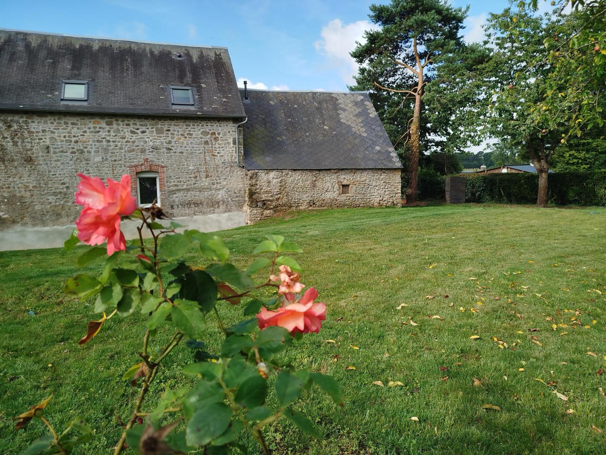Le Gite De La Haie Portee Lignieres-Orgeres Eksteriør bilde